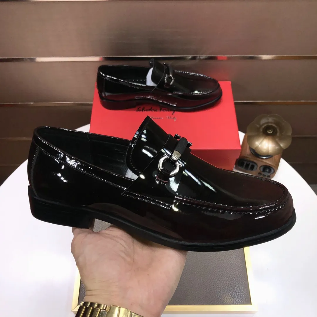 Men's shoes💰480💰[Ferragamo/Ferragamo] The latest model in the counter. Original imported high-quality cowhide with open sides + imported sheepskin lining + original luxury metal buckle + original combination outsole. Comparison without pressure. 38--45 (45 is custom-made and cannot be returned or exchanged)